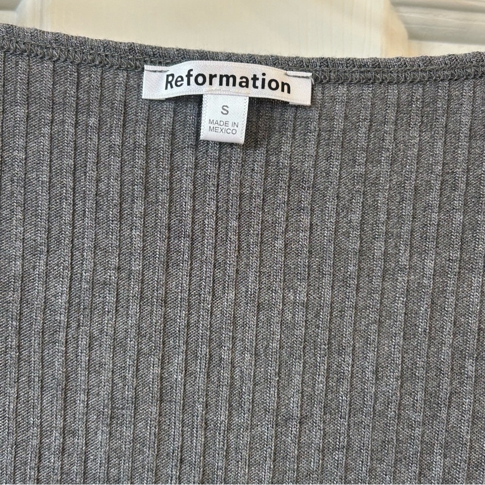 Reformation Ribbed Square Neckline Short Sleeve Gray Shirt Small - Picture 7 of 8